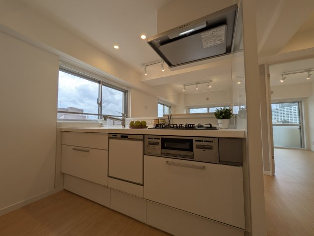 公園の借景と共におくる生活もワルクナイ【天王町ダイヤモンドマンション】のキッチン|キッチンでお料理をお楽しみください