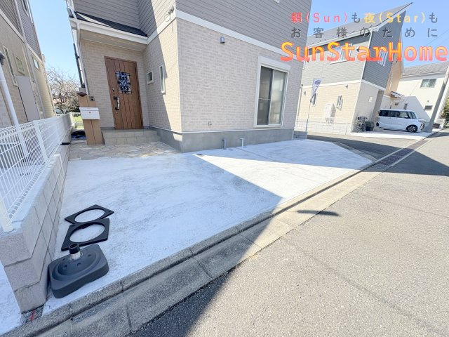 【サンスターホーム】あきる野市小川　未入居戸建て　高機能住宅の駐車場