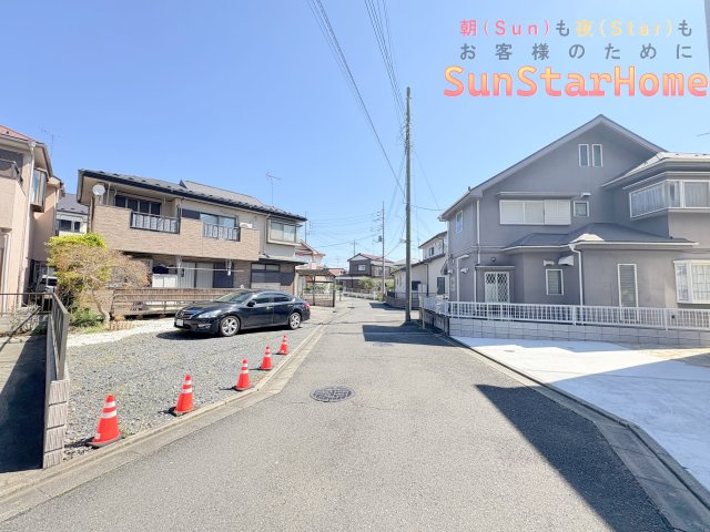 【サンスターホーム】あきる野市小川　未入居戸建て　高機能住宅の前面道路含む現地写真