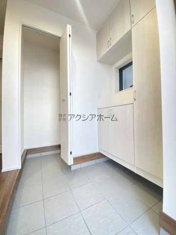 飯能市双柳・全11棟　新築一戸建　10号棟　の玄関