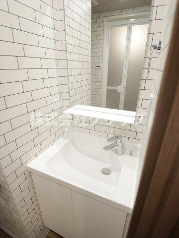 ライオンズマンション横浜和田町の独立洗面台