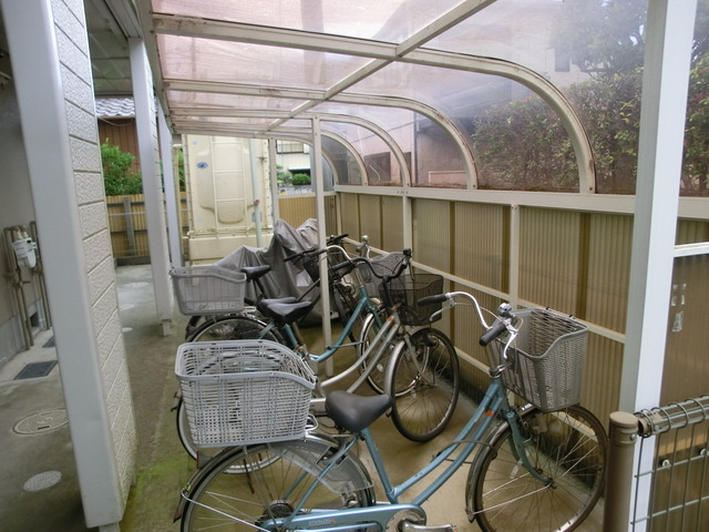 レーベンハイムのその他共用部分|敷地内駐輪場有ります。