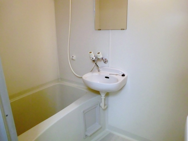 レーベンハイムの浴室|洗面台付き2点ユニットバスです♪