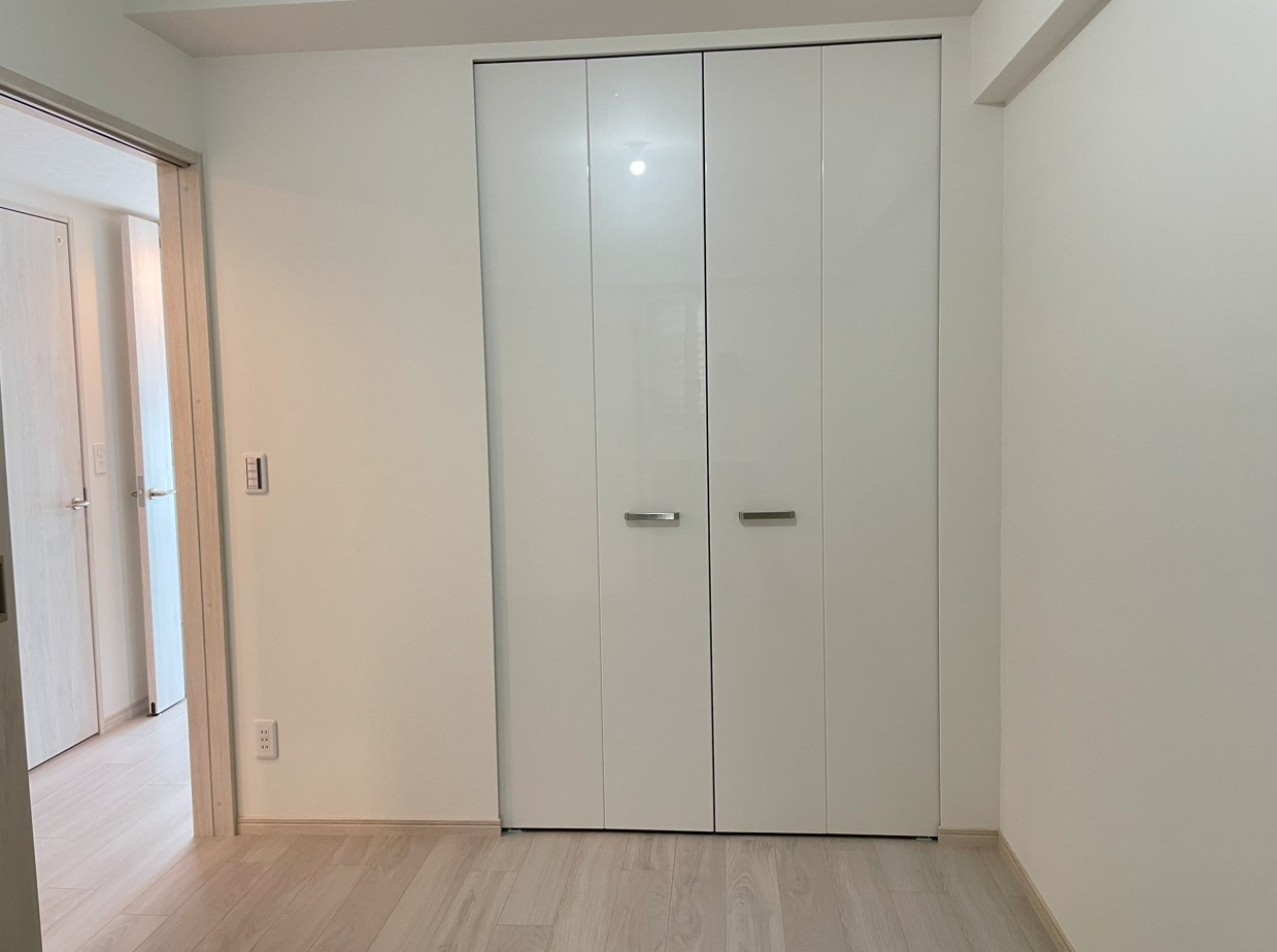 ピアッツァレジデンス橿原神宮駅前の収納|洋室5帖のクローゼット