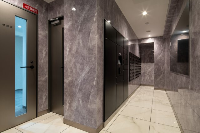 ピアッツァレジデンス橿原神宮駅前のエントランス|宅配ボックスあり