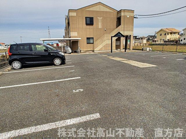 LION　Hikariの駐車場