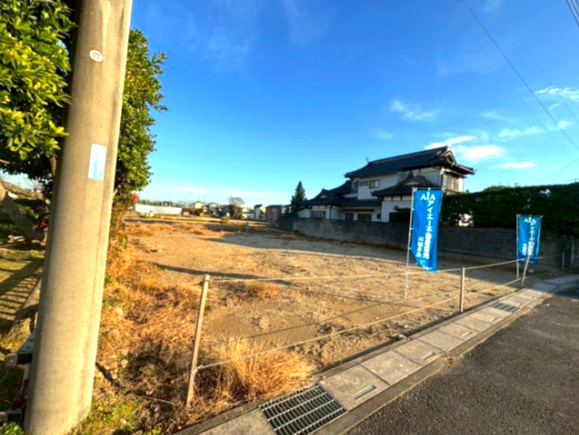 土地　川越市萱沼　全2区画の前面道路含む現地写真