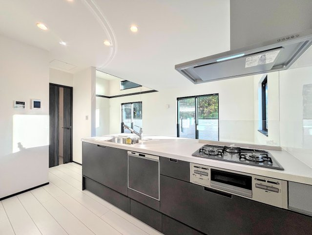 戸塚区上矢部町　新築戸建てのキッチン|◆当日見学のお受付もしております。お気軽に「045-482-7338」までお電話ください。
