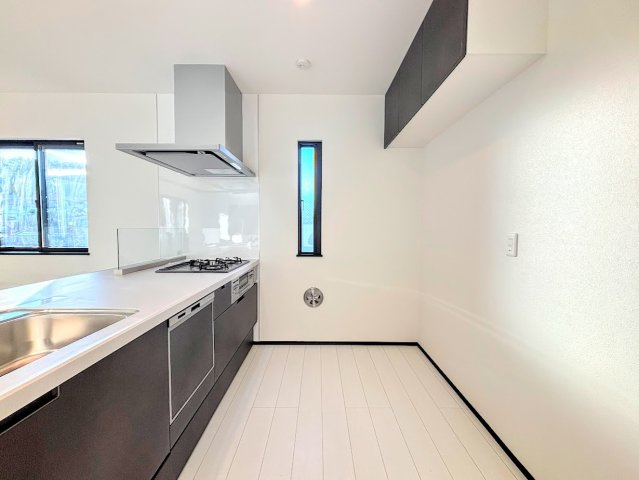 戸塚区上矢部町　新築戸建ての浴室|［モデルハウス］◆お子様と一緒にバスタイムを楽しめる広々空間。浴室乾燥機付で心地よいバスタイムを実現します。