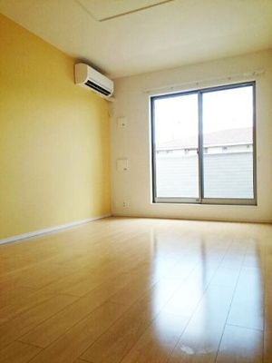 【居間・リビング】 | ベルブラウニーⅠ | ゆったりとした居間です