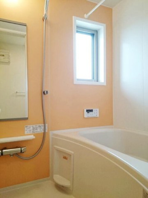 【浴室】 | ベルブラウニーⅠ | コンパクトで使いやすいお風呂です