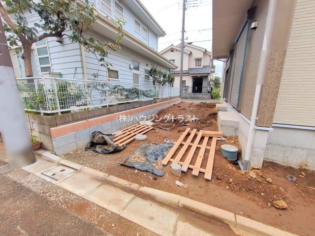 所沢市東狭山ケ丘１丁目　新築戸建　全４棟の庭