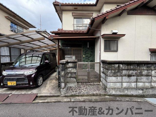 保免西一丁目中古戸建の玄関|シンプルで使いやすい玄関です