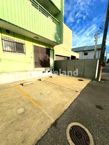 グリーンプラザ本町の駐車場