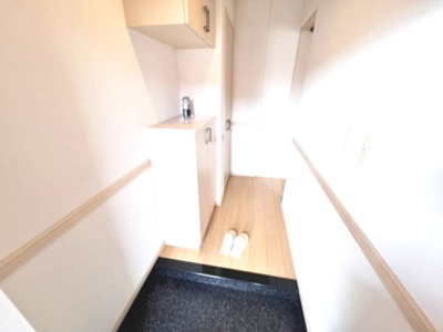 【玄関】 | リバーサイド金磯A