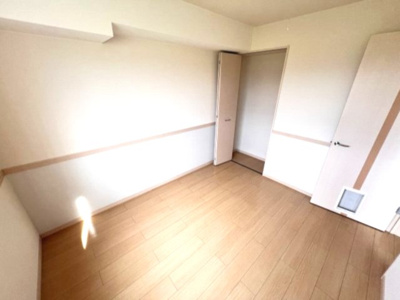 【洋室】 | リバーサイド金磯A