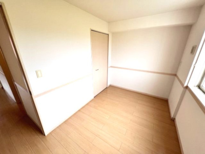 【寝室】 | リバーサイド金磯A
