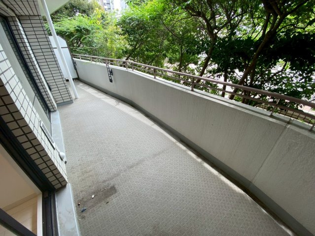 グランフェルティ本山のバルコニー