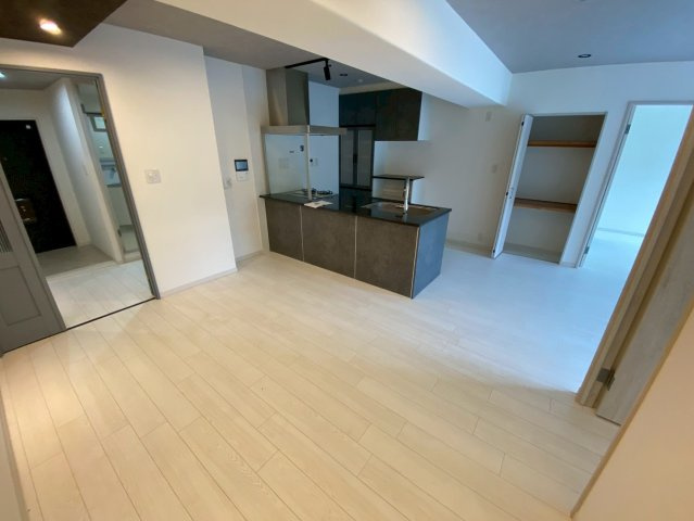 グランフェルティ本山の居間・リビング