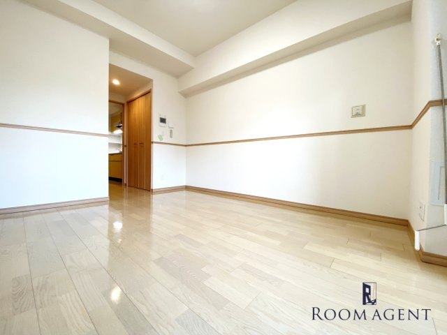 ラフォーレ金山の居間・リビング