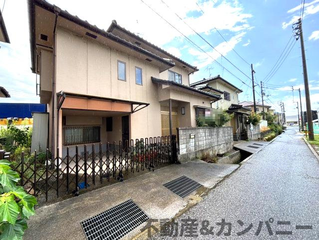 鷹子町中古戸建の前面道路含む現地写真|前面道路含む現地写真です
