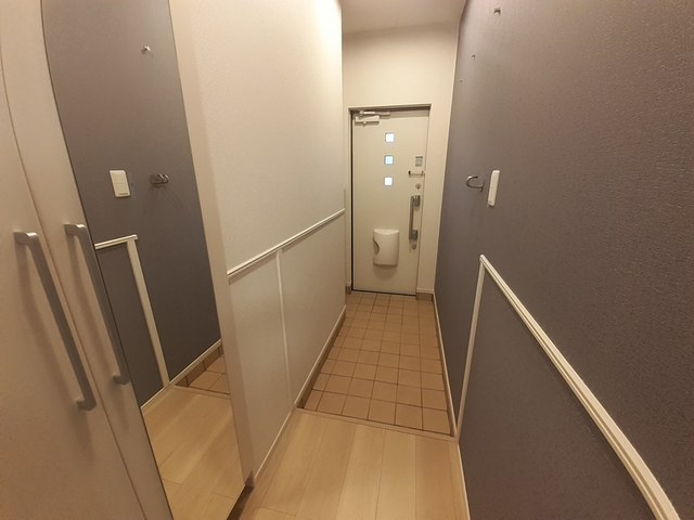 イーストビレッジの玄関