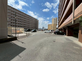 【駐車場】 | 敷地内駐車場に空きがあるので車をお持ちの方でも安心です