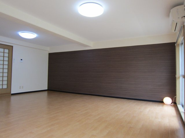 エスペランサＨＩＲＯの居間・リビング|ゆったり過ごせるリビングです