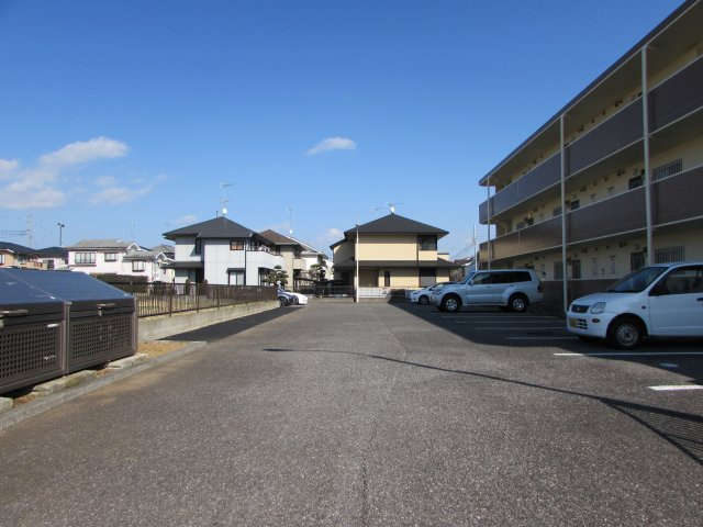 エスペランサＨＩＲＯの駐車場|敷地内に駐車場１台付きです