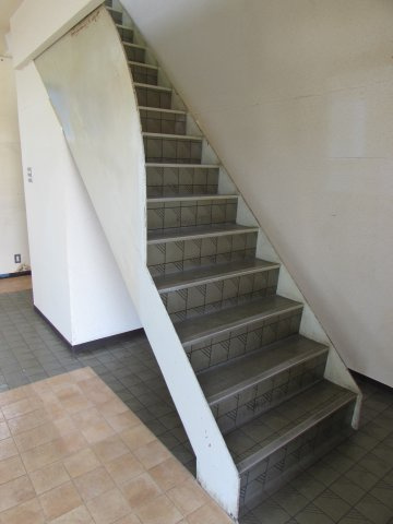 南３丁目テナントのその他|階段