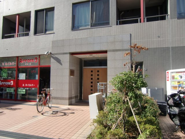 レガスタ東向島のエントランス