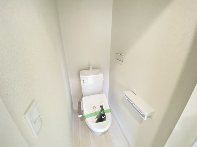 『八王子市新築戸建て』八王子市楢原町1605-1【仲介手数料無料】　２４ー１期のトイレ|～仲介手数料無料☆八王子ひなた不動産～　八王子市楢原町　新築戸建て