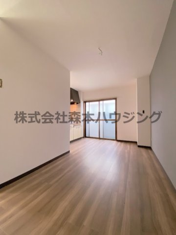 【居間・リビング】 | 　フリーディオ御堂 | きれいな居間です