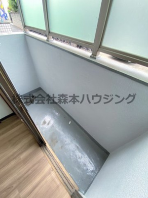 【バルコニー】 | 　フリーディオ御堂 | 開放的で明るい空間を演出してくれるバルコニーです