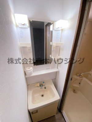 【独立洗面台】 | 　フリーディオ御堂 | 独立洗面台あり、毎朝おしゃれに忙しい女性の方におすすめです