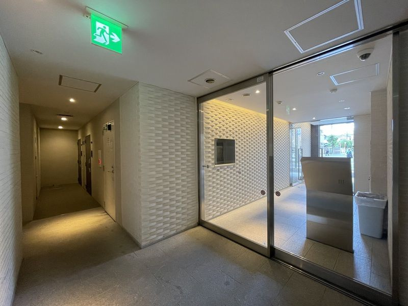 Log練馬駅前のロビー