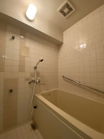 ケアリゾート熱海参番館の浴室