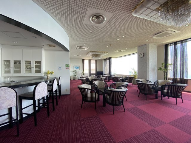 ケアリゾート熱海参番館のロビー