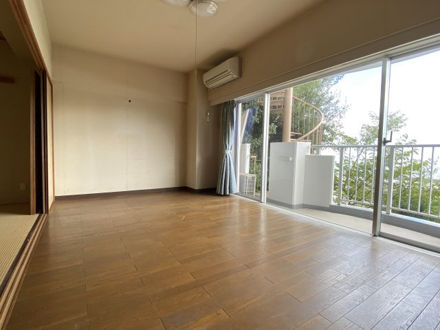 ケアリゾート熱海参番館の居間・リビング