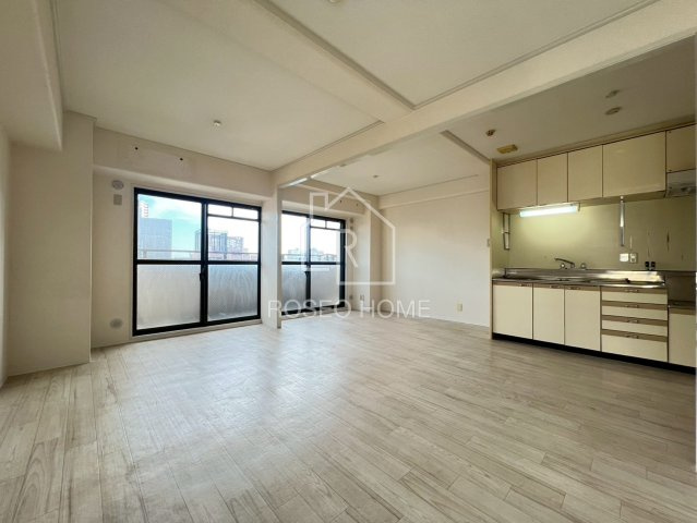 日生ロイヤル高津の居間・リビング