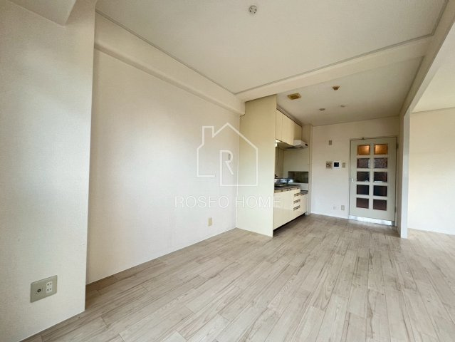 日生ロイヤル高津の居間・リビング