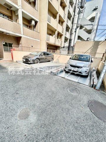 ESAKA EST24の駐車場