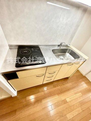 ESAKA EST24のキッチン