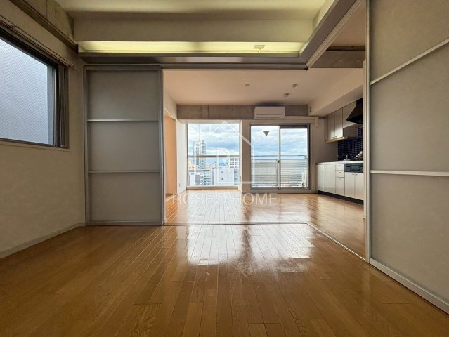 K-CRAFT UMEDA161の居間・リビング