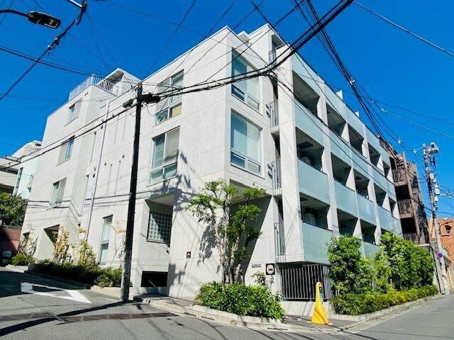 アプリーレ赤坂の外観