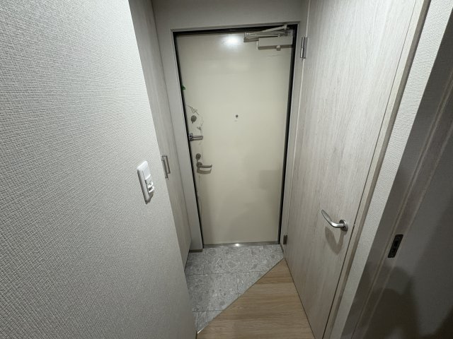 ネクストステージ神戸元町の玄関