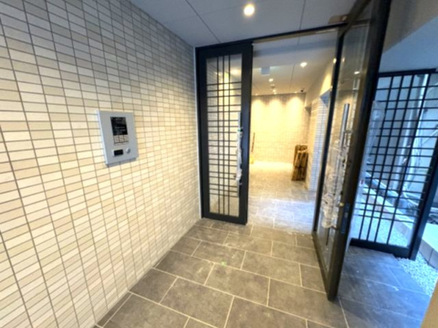 ネクストステージ神戸元町のロビー