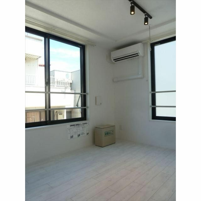 ＬＥＧＡＬＡＮＤ都立大学Ⅱの居間・リビング