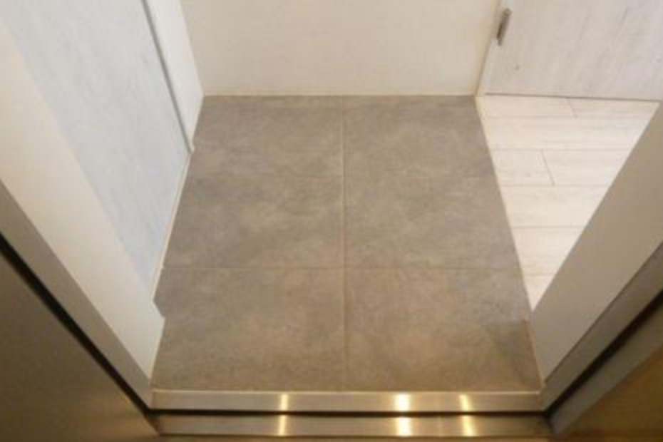 ＬＥＧＡＬＡＮＤ都立大学Ⅱの玄関