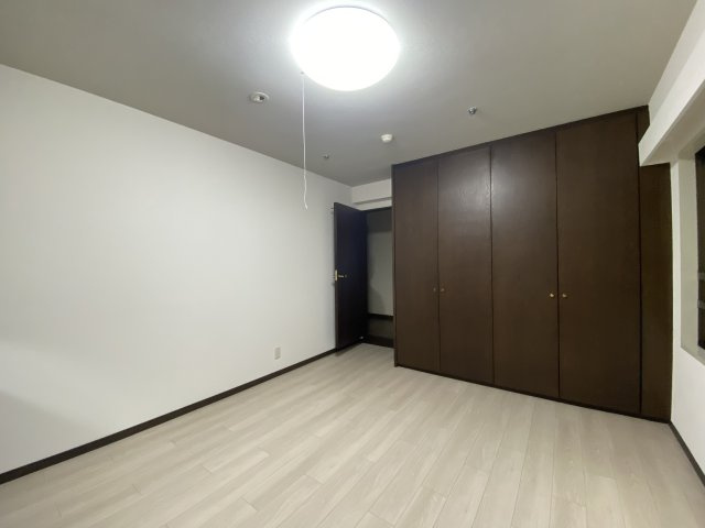 ウェルネスの森伊東・C棟の洋室|フローリングのお部屋
